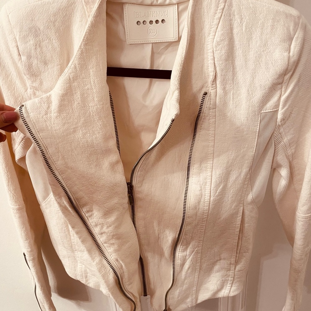 White jacket - Picture 4 of 4
